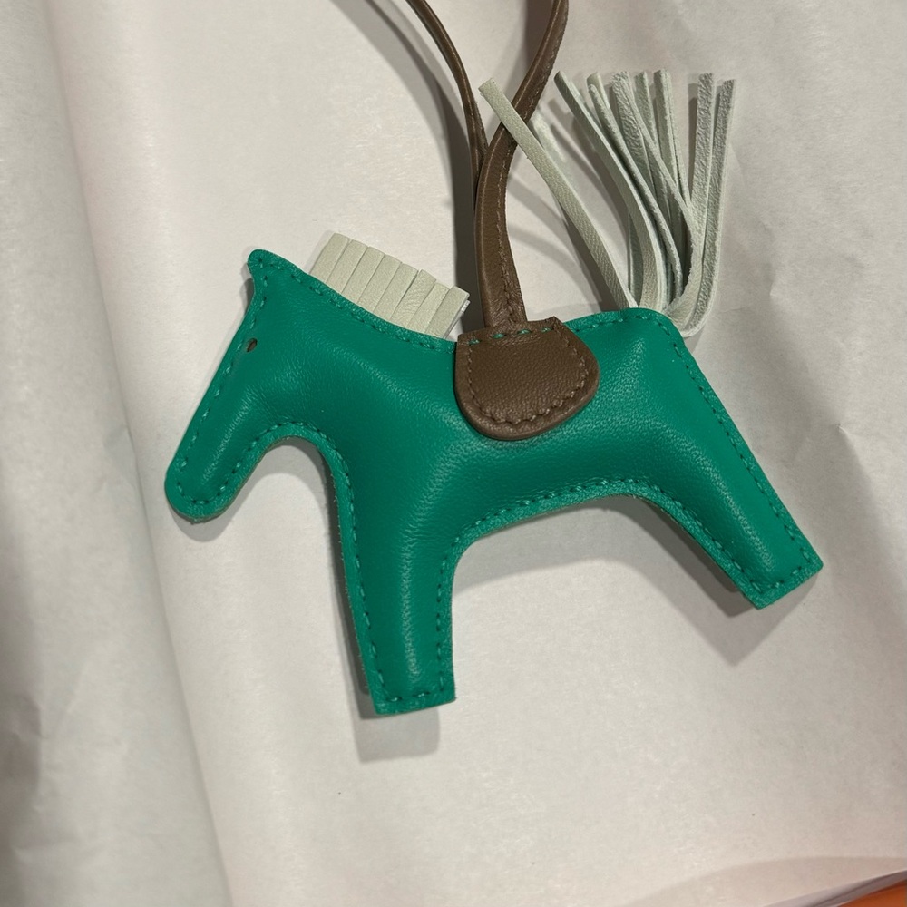 HERMES Rodeo Charm PM Menthe Vert Fizz Etoupe
